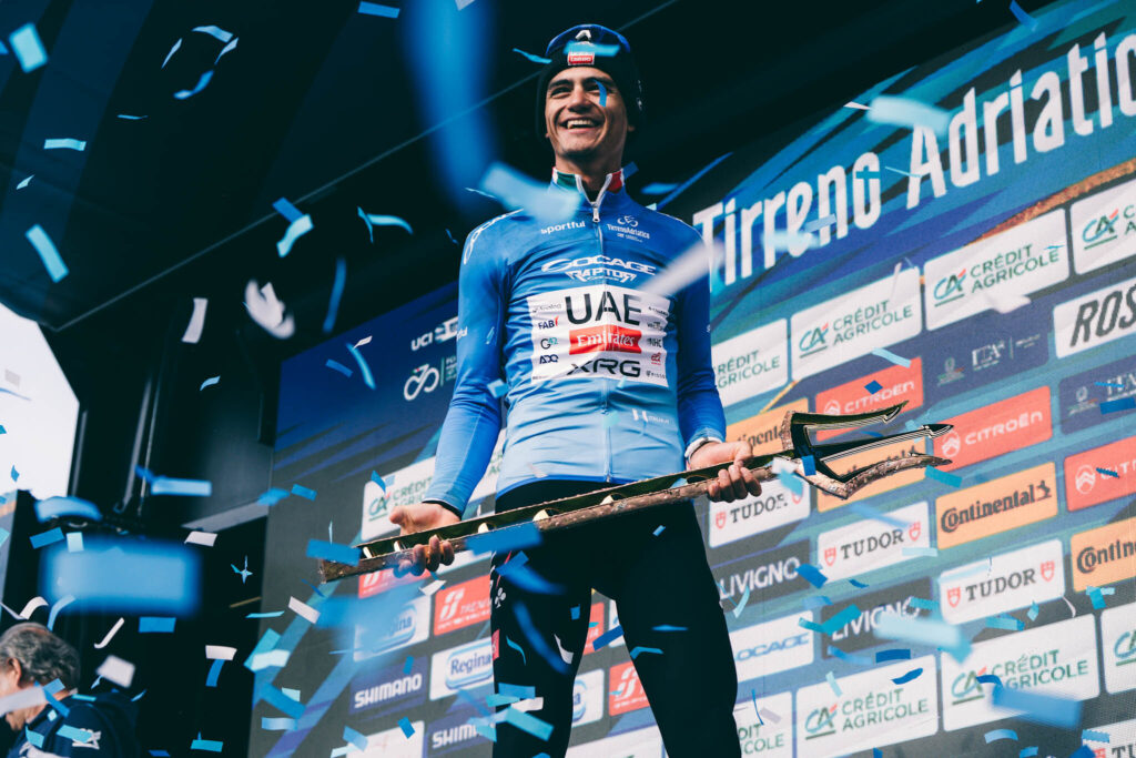 Del Toro luce tridente en Tirreno-Adriático