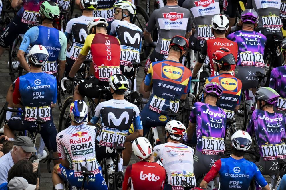 Todos los equipos y ciclistas World Tour 2026