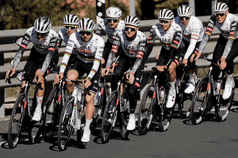El 8 de UAE para la Vuelta
